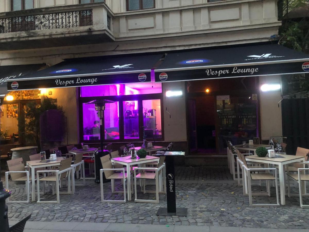 Old Town Bar Apartments On Street Tonitza Bucarest Exterior foto